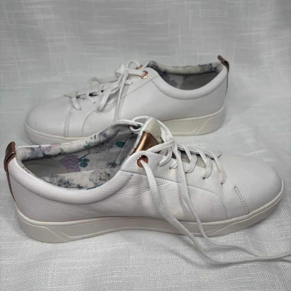 COUGAR BLOOM Leather Tennis Shoe Sneakers Sz 10 Floral Cherry Blossoms White